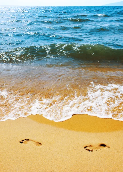 Море и песок — стоковое фото