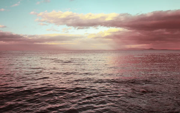夕焼け雲と海 — ストック写真