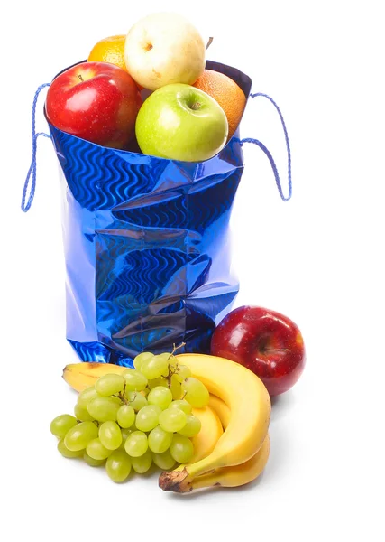 Väska med frukter — Stockfoto