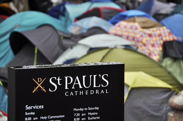 Londen kampement in st paul's cathedral bezetten op 27 oktober 2011 — Stockfoto