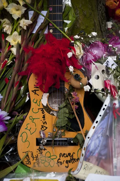 LONDON - JULY 27: Her fans pay tribute to Amy Winehouse Stock Photo
