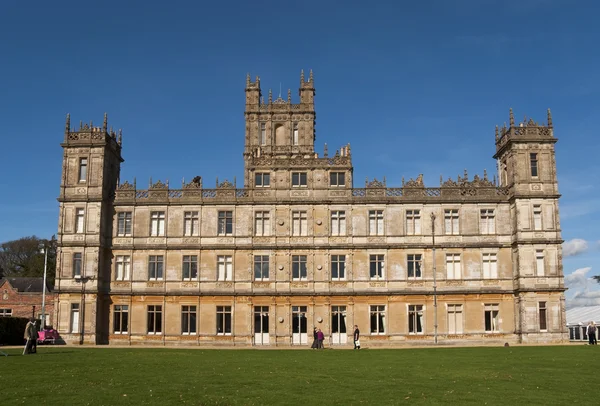 Highclere Castle which features as Downton Abbey — Stock Photo, Image