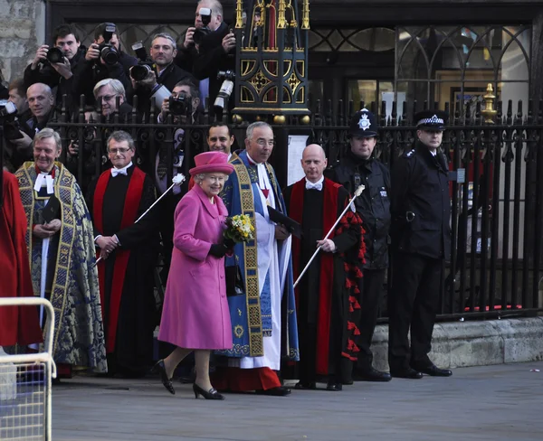 엘리자베스 여왕 2 세 웨스트 민스터 성당에서 연방 하루를 표시 — 스톡 사진