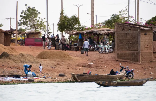 Bozo Dorf außerhalb von Bamako, mali — Stockfoto