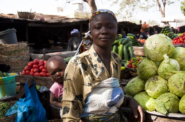 Fiatal anya és lánya, Maliban — Stock Fotó