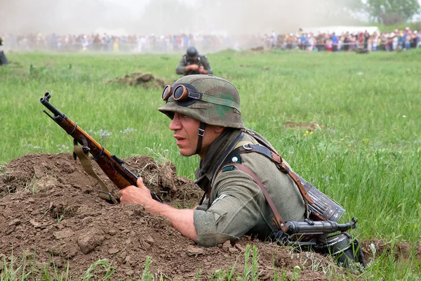 ODESSA, Ucraina - 6 maggio: I membri della storia militare di — Foto Stock