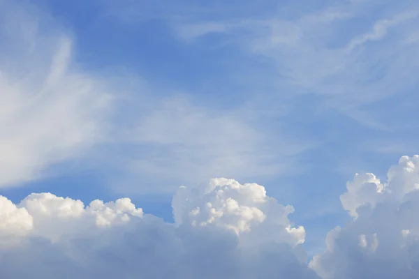 Beautiful skyscape background — Stock Photo, Image