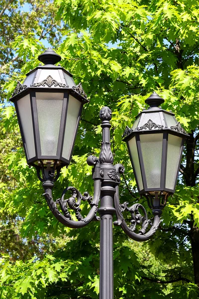 Ukrayna 'nın eski Odessa kasabasındaki eski sokak lambası. — Stok fotoğraf