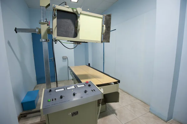 Máquina de rayos X en una cirugía hospitalaria —  Fotos de Stock