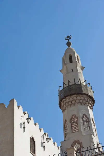 Minarett einer alten Moschee — Stockfoto