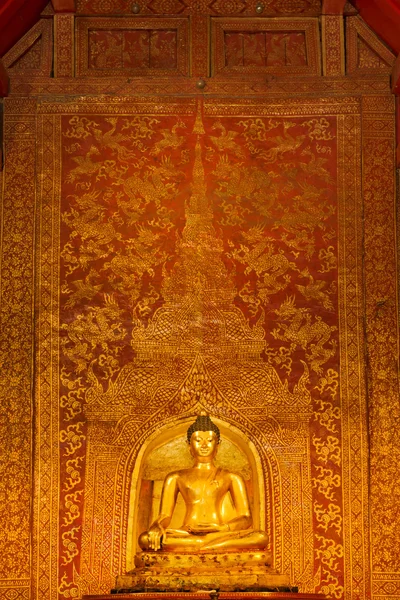 Thajská Zlatá socha Buddhy — Stock fotografie