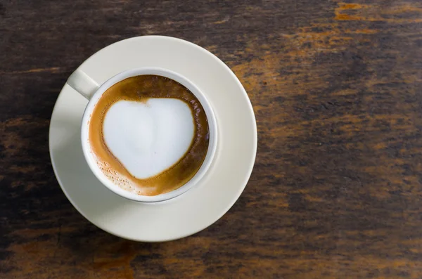 Koffie, cappuccino melk schuim hart — Stockfoto