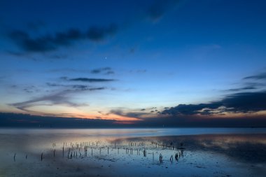 alacakaranlık sırasında bir atmosfer