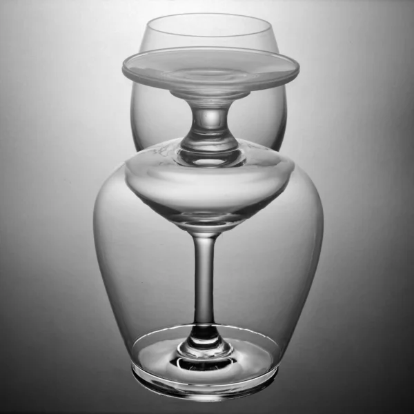 Två staplade glas — Stockfoto