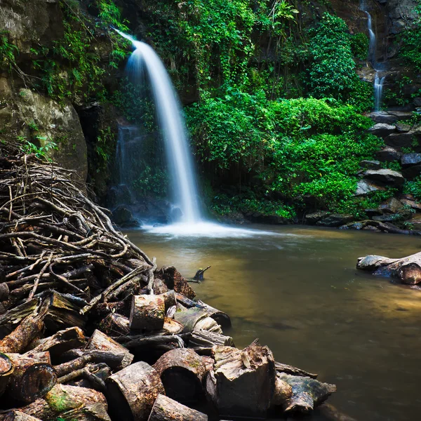 Mon Tha Than waterfall — Stock Photo, Image