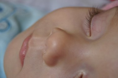 Şirin küçük çocuk.