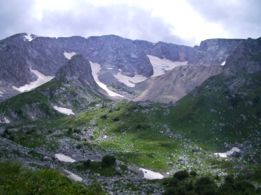 Vahşi dağ Caucasus