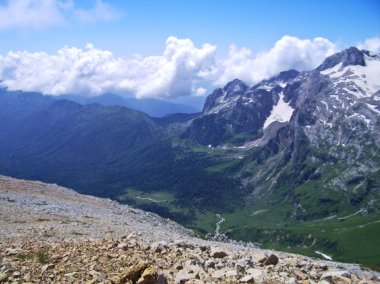 Vahşi dağ Caucasus