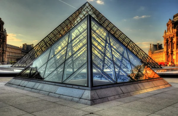 Louvre Múzeum, Párizs, Franciaország — Stock Fotó