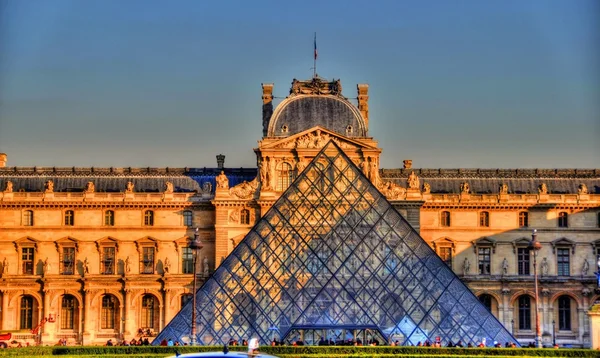Louvren, paris, Frankrike Stockbild