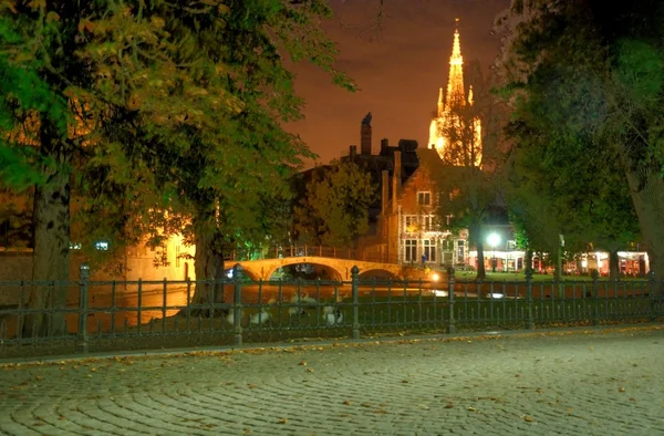 Bruggy, Belgie beguinage v noci — Stock fotografie