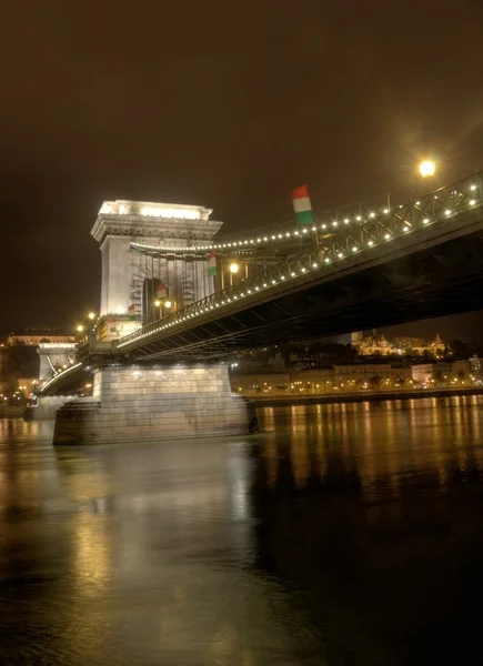 Budapešť Řetězový most v noci — Stock fotografie