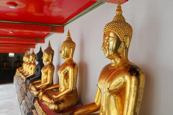 Budas, Wat Pho, Bangkok, Tailandia — Foto de Stock