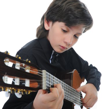 küçük çocuk müzisyen gitar çalmak