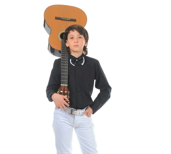 Kleine jongen musicus spelen gitaar — Stockfoto