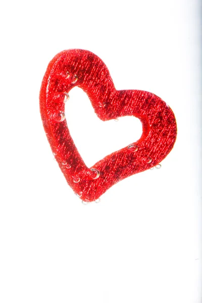 San Valentín con corazón rojo en agua —  Fotos de Stock