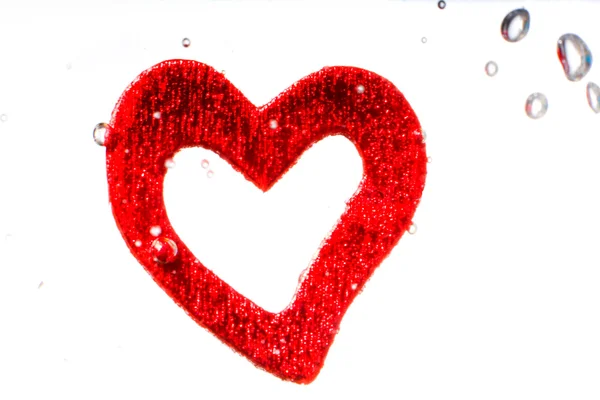 Walentynki z czerwonym sercem w wodzie — Zdjęcie stockowe