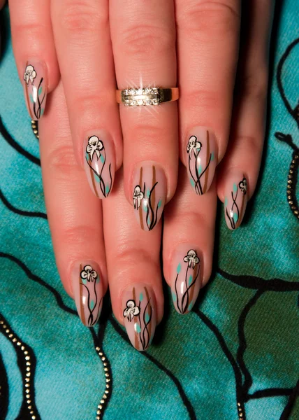 Mooie nagels met kunst — Stockfoto