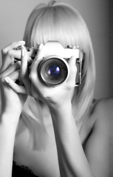 Сексуальный симпатичный фотограф
