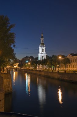 Gece türüne Katedrali St-Petersburg Nikolsky'nın belltower