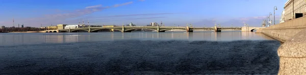 Panorama of the Troitsk bridge in St.-Petersburg — Stock Photo, Image