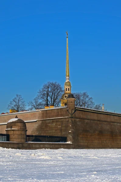 La fortaleza de Pedro y Pablo en San Petersburgo — Foto de Stock