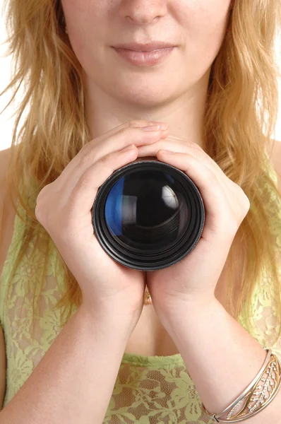 Mädchen mit einer Fotolinse. — Stockfoto