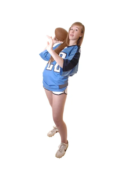 Flicka spelar fotboll. — Stockfoto