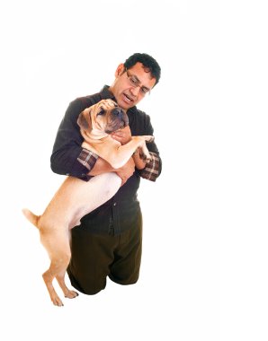 köpeği seven adam.