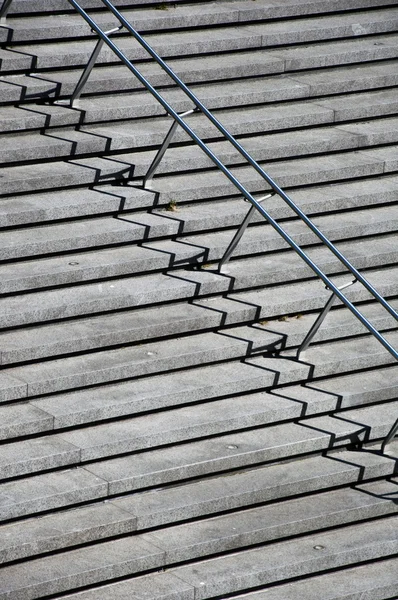 Lépcsők rozsdamentes korlátok — Stock Fotó