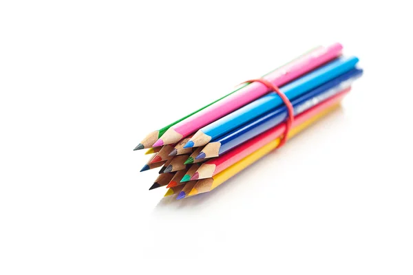 Farvede blyanter isoleret på hvid - Stock-foto