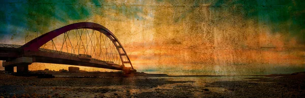 色赤い橋の夕日は、チャックユン、桃園県、台湾 — ストック写真