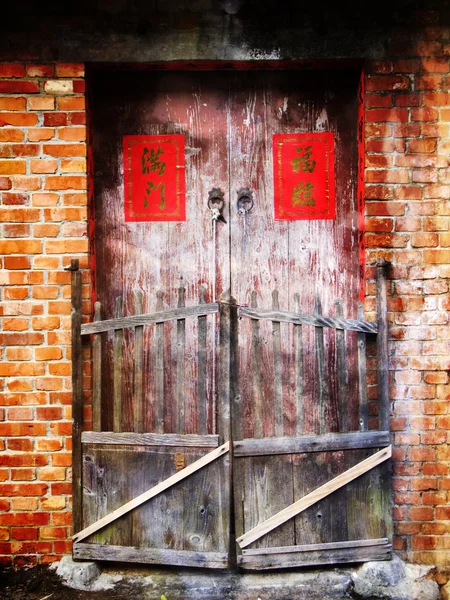 Alte Tür im chinesischen Stil — Stockfoto