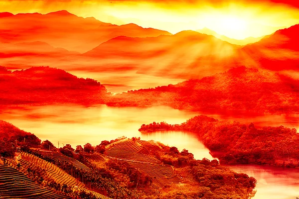 Solnedgång i sjön i midjan, den nya taipei, taiwan — Stockfoto