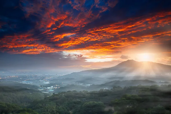 Guanyin Mountain Sunrise, o novo Taipei, Taiwan — Fotografia de Stock