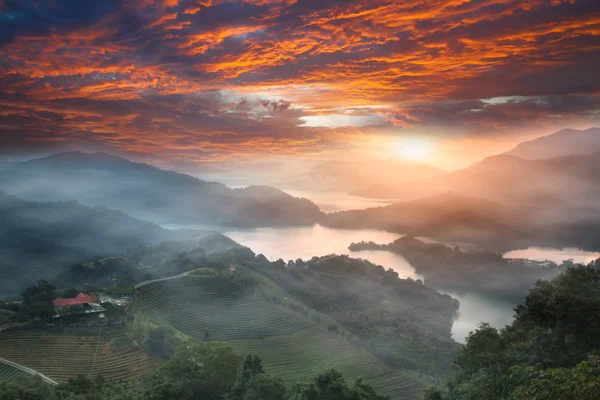湖腰、新台北台湾の日没 — ストック写真