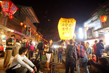 ışıkların yeni taipei pinghsi günü Festivali