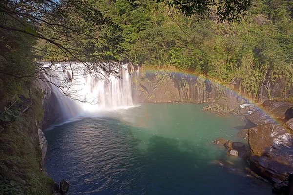 Cachoeira Shifen está localizado no município de Pingxi em Taipei — Fotografia de Stock