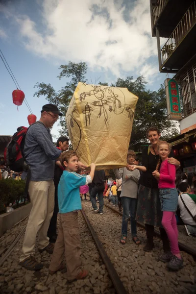 ışıkların yeni taipei pinghsi günü Festivali