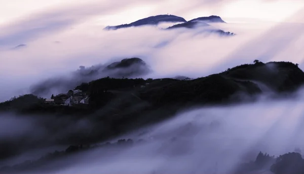 Resim Stili Dağı, bulut ve — Stok fotoğraf